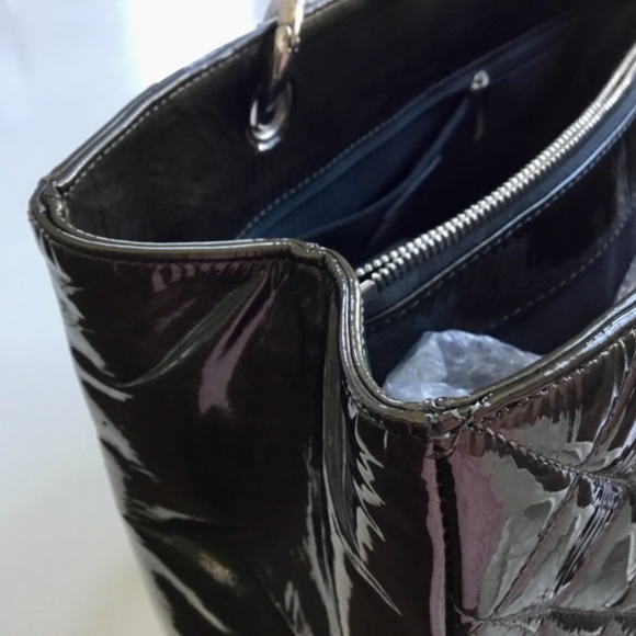 Chanel GST Patent Grey handbag - Picture 7 of 16